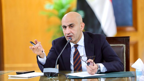 وزارة التربية والتعليم تحدد قيمة رسوم تسليم طلاب الثانوية العامة شهادة النجاح